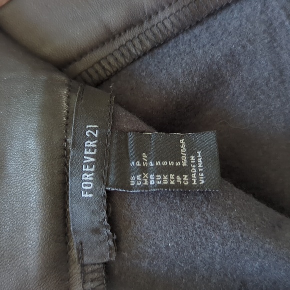 NWT Forever 21 vegan leather fringe skirt - Picture 3 of 5